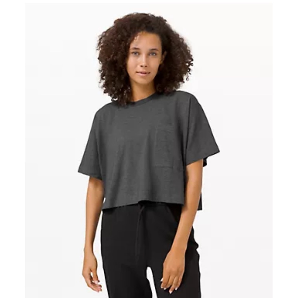 Lululemon cropped T-shirt